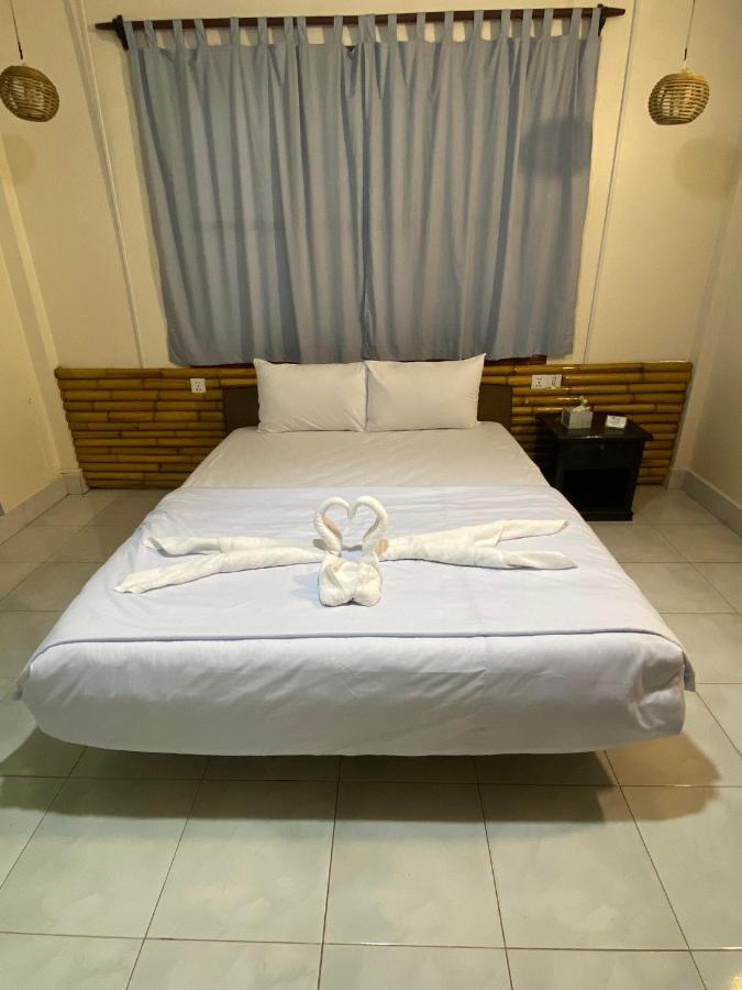Ecran Riverfront Guesthouse Kampot Extérieur photo