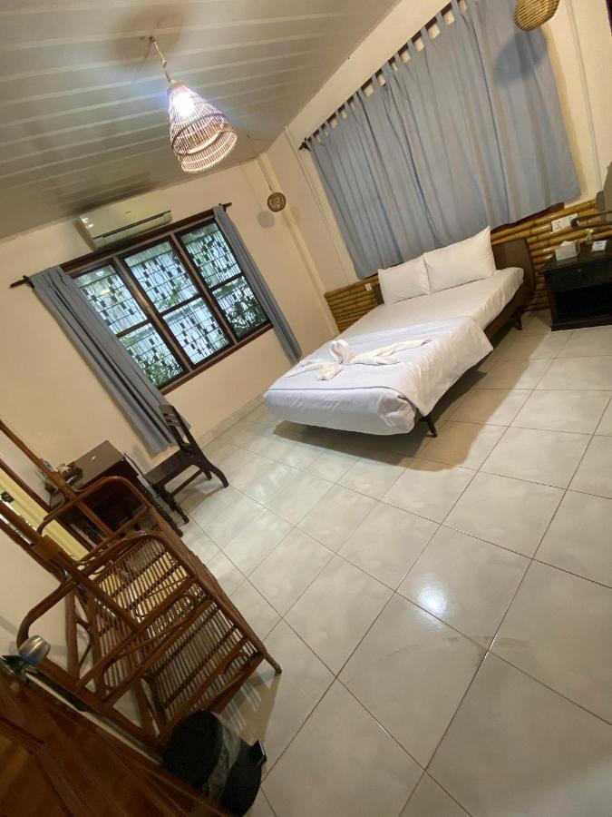 Ecran Riverfront Guesthouse Kampot Extérieur photo