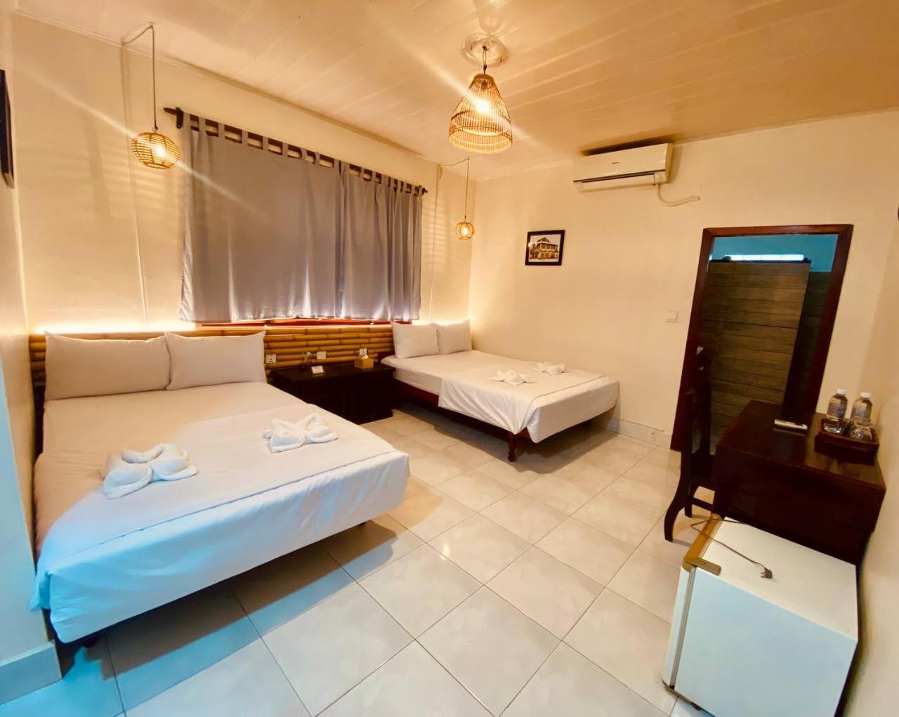Ecran Riverfront Guesthouse Kampot Extérieur photo
