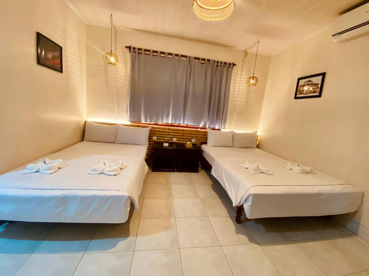 Ecran Riverfront Guesthouse Kampot Extérieur photo