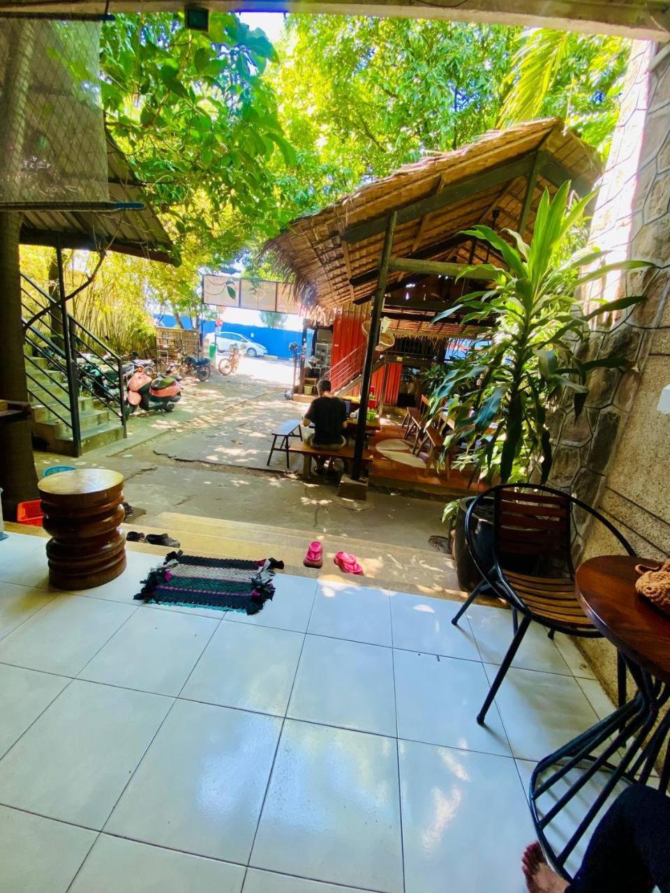 Ecran Riverfront Guesthouse Kampot Extérieur photo
